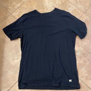 Vuori Tuvalu tee size large navy blue